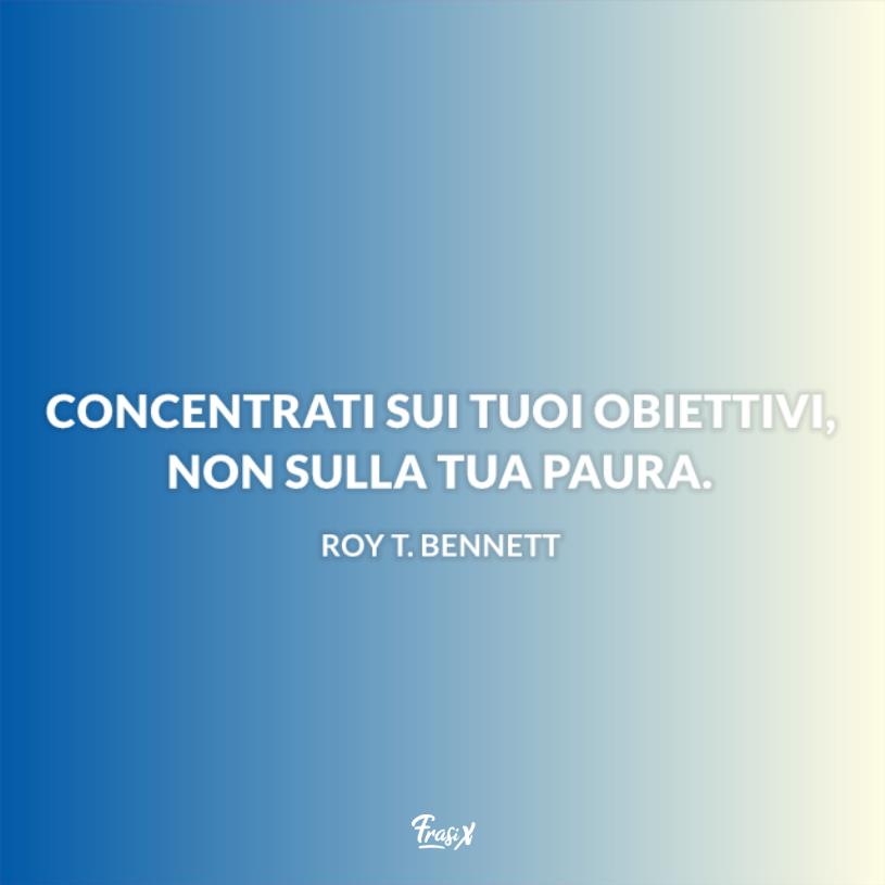 Frasi raggiungere un obiettivo bennet Sfondo bianco blu