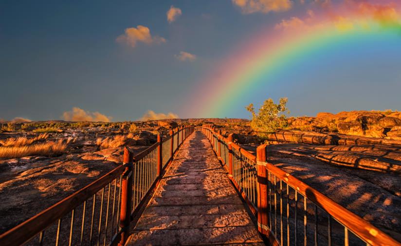 Frasi sull'arcobaleno Arcobaleno tra le nuvole