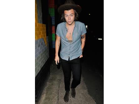 Harry Styles in giro per Londra | Insane Inside