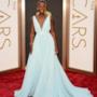 Oscar 2014 Lupita Nyong'o in un abito celeste di Prada
