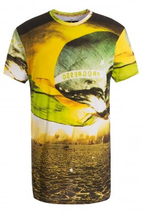 L'outfit di Pitbull indossato durante le cerimonia dei Mondiali 2014