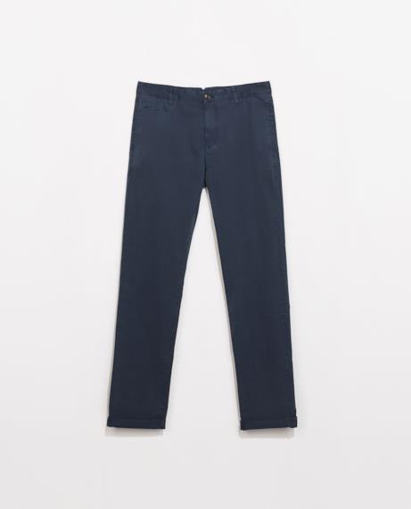 Chino di Zara per il look alla Ryan Reynolds per l'estate 2014
