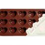 San Valentino uno stampo da forno con piccoli cuoricini