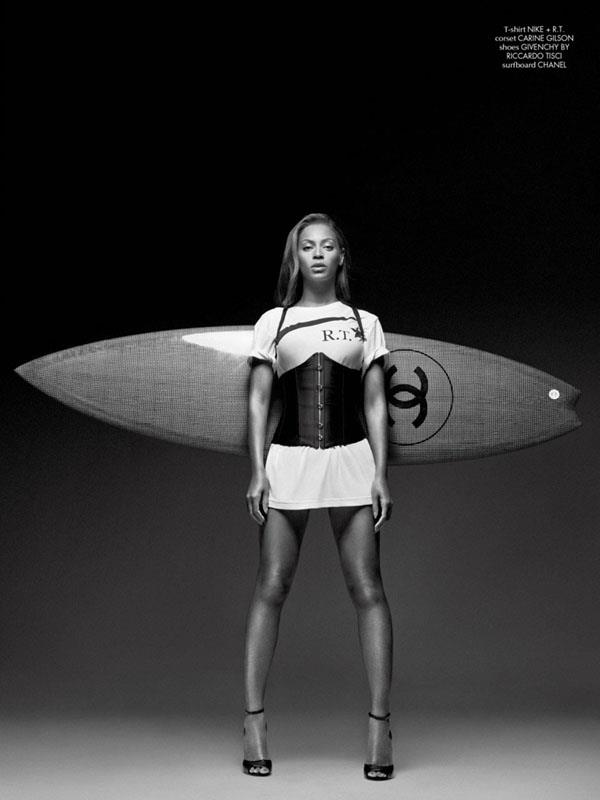 Il look di Beyoncé su CR Fashion Book è curato da Riccardo Tisci