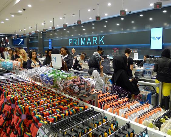 Arriva Primark, catene londinese di abbigliamento low cost