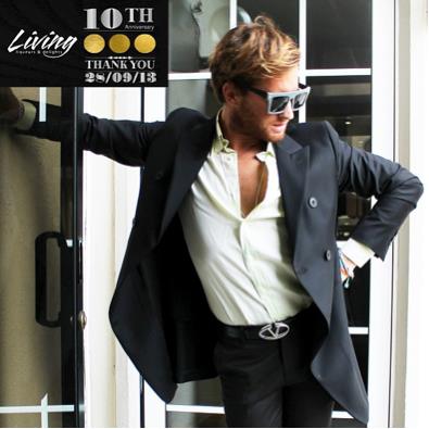 Particolare occhiali dell'outfit per i 10 anni di LIVING