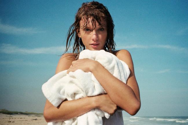 Il look da copertina di Taylor Swift per la rivista Rolling Stone di settembre