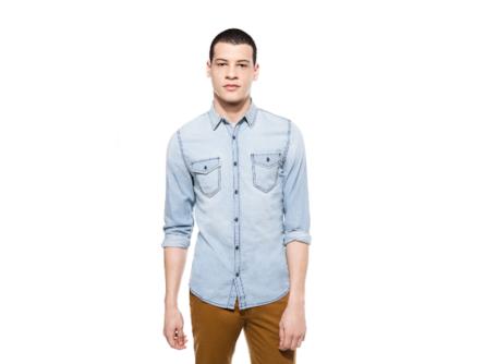 Camicia denim basic di Bershka prezzo 25,99 € | Insane Inside