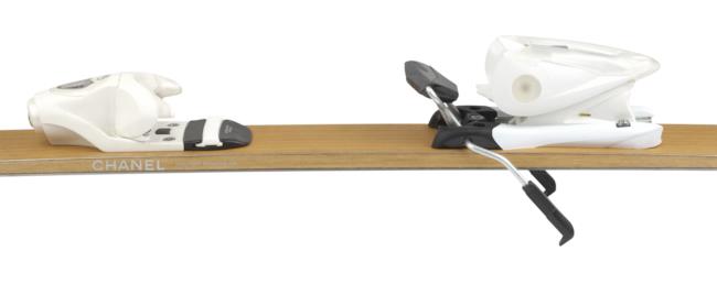 I nuovi sci di Chanel in legno vivo
