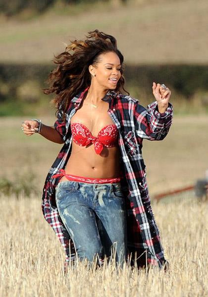 5 modi di indossare la bandana come RIhanna