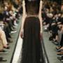 Givenchy abito con pelliccia e pizzo per la Paris Fashion Week 2014