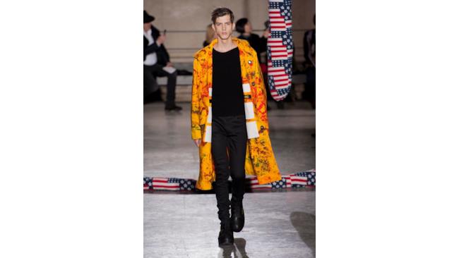 Una collezione accattivante quella di Simons e Ruby per la Paris Fashione Week 2014