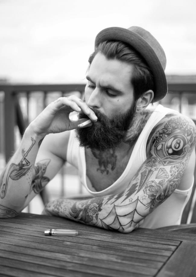La barba per conquistare il vostro uomo gay