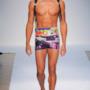 La collezione primavera estate di Moschino presentata per la London Fashion Week