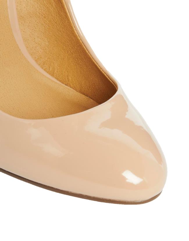 Scarpe con tacco in vernice per un look alla Iggy Azalea
