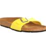 Sandalo basso di Birkenstock con laccio giallo da donna per l'estate 2014