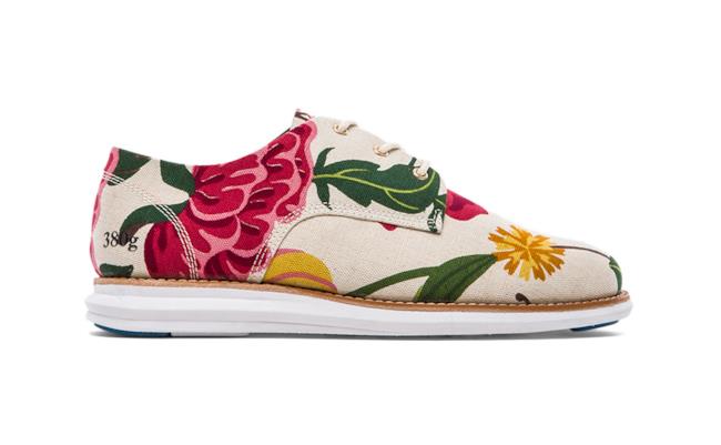 Per la shopping list della settimana la scarpa a fiori di GRAM