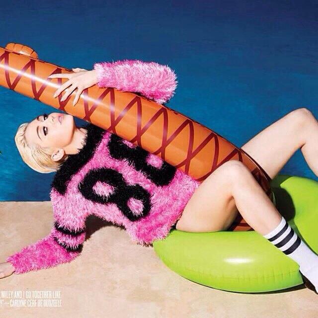 Miley Cyrus su V Magazine