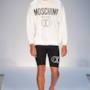 Moschino lancia la nuova collezione per la London Fashion Week