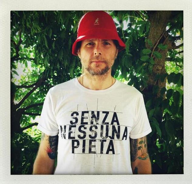 Jovanotti indossa la t-shirt