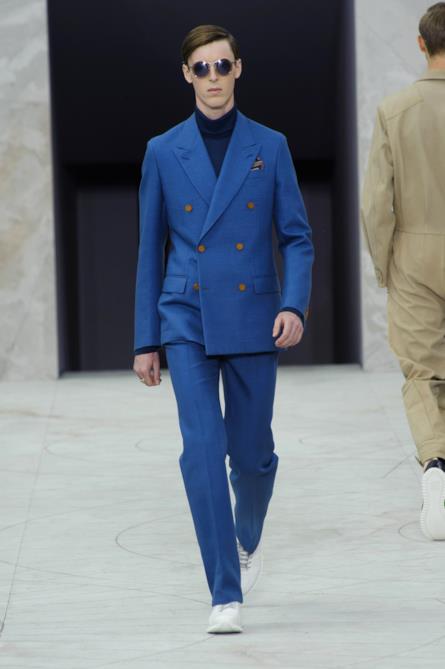 Louis Vuitton spring summer 2015 collection uomo, completo in blu chiaro  con giacca doppiopetto | Insane Inside