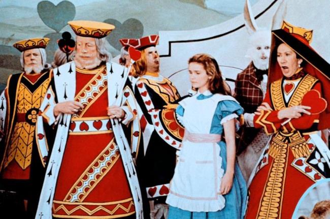 Un frame del film che racconta il romanzo di Caroll: Alice nel Paese delle Meraviglie