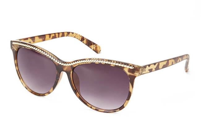 L'occhiale da sole perfetto per avere un look come Selena Gomez
