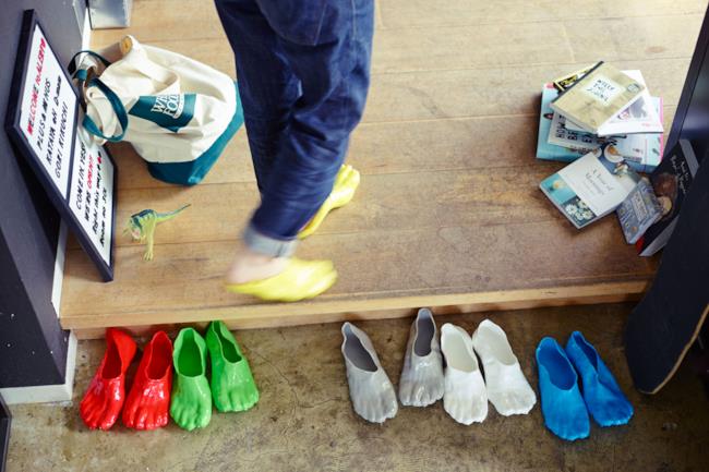 Le nuove pantofole FONDUE SLIPPERS create da Satsuki Ohata