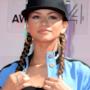 BET Awards 2014 Zendaya indossa un look swag con cappello a visiera e un makeup non eccessivo