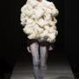Comme des Garçons sfila con i suoi abiti unici per la Paris Fashion Week 2014