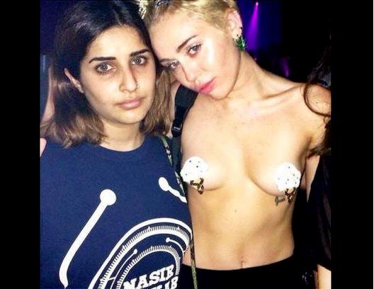 New York Fashion Week: Miley Cyrus nuda al party di Alexander Wang