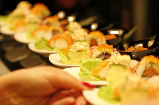Festa 20 anni Sushi Dining IZU Sushi Dining IZU il Catering durante il party a Milano in Corso Lodi