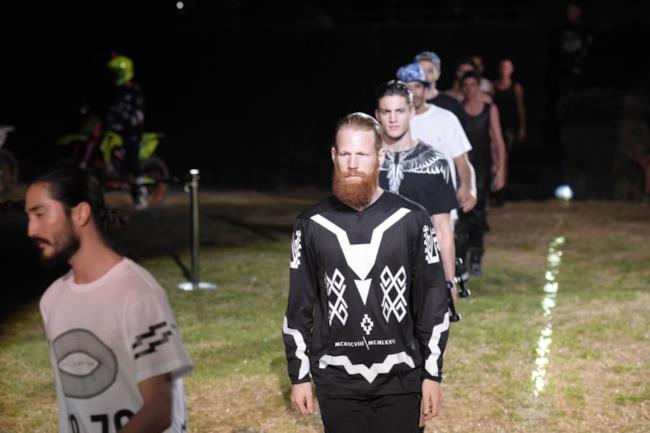 La sfilata di Marcelo Burlon durante il Pitti Uomo collezione primavera estate 2015