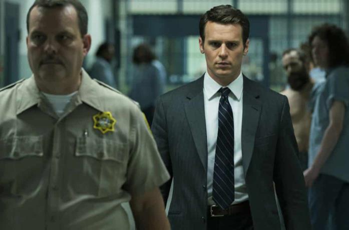 Holden in una scena della serie TV