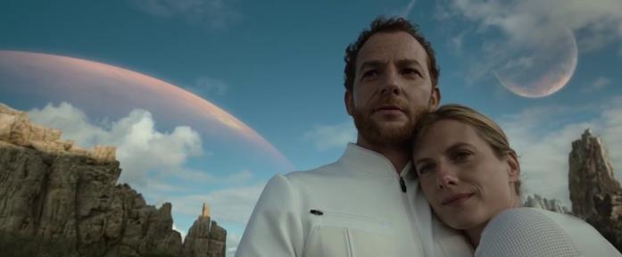 Oxygène, il finale e la spiegazione del film Netflix con Mélanie Laurent Malik Zidi e Mélanie Laurent in una scena del film Netflix Oxygène