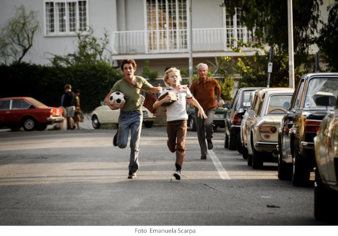 Padrenostro - la partita di pallone La scena finale del film vede i giovani protagonisti correre per strade di Roma