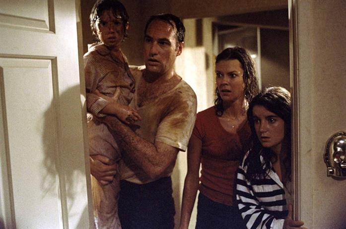 Poltergeist: la famiglia in una scena del film