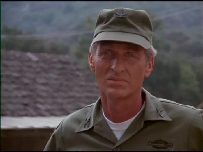 Lance LeGault interpreta Roderick Decker in A-Team Il colonnello Decker, visto in A-Team