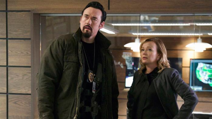 Vasily Fet e Justine Feraldo pianificano la strategia contro i vampiri Vasily Fet e Justine Feraldo sono interpretati da Kevin Durand e Samantha Mathis