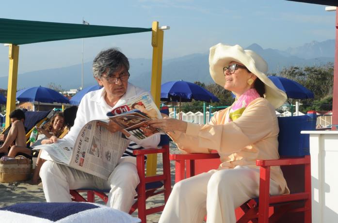 Vincenzo Salemme e Valentina Sperlì in una scena del film Sapore di te