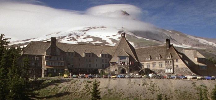 L'Overlook Hotel è un posto molto inquietante L'Overlook Hotel è molto isolato