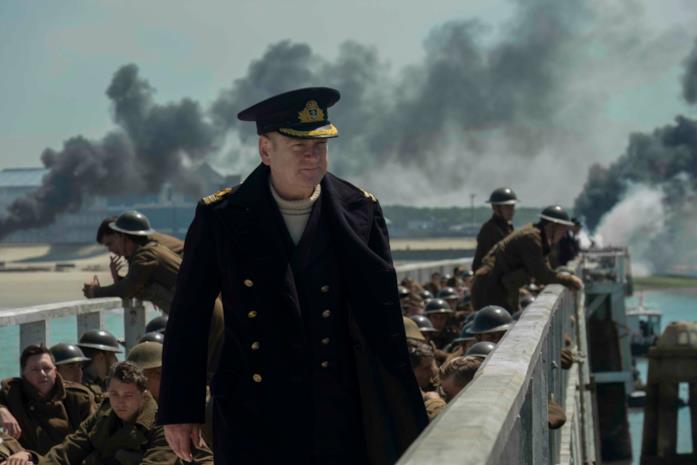 Il comandante Bolton è interpretato da Kenneth Branagh Kenneth Branagh interpreta il comandante Bolton
