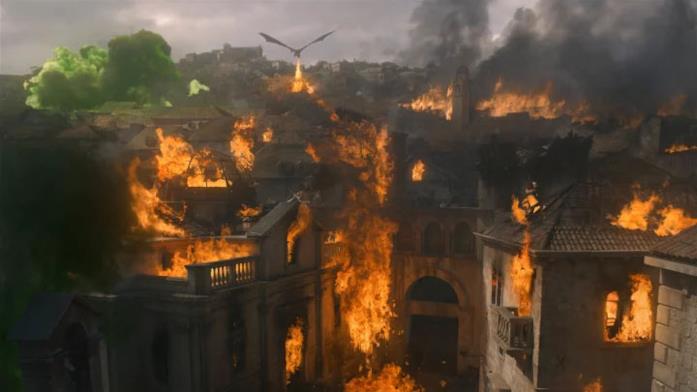 Game of Thrones 8x05: perché c'è ancora Altofuoco in città? Drogon e l'Altofuoco distruggono Approdo del Re