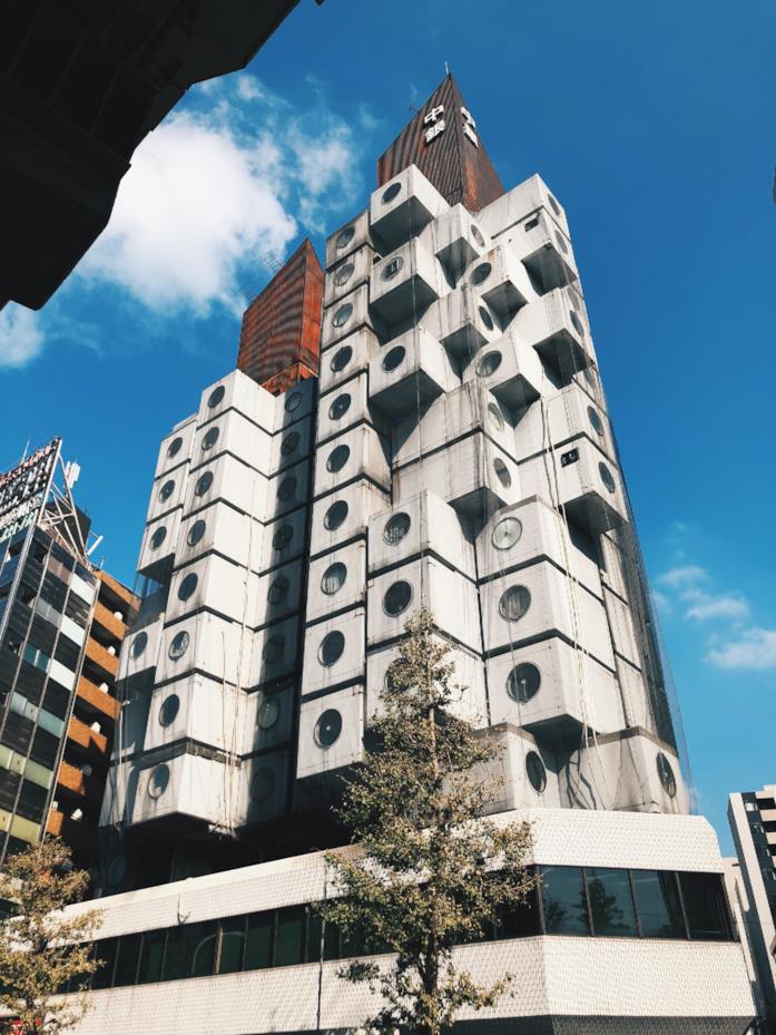 La torre di Tokyo in stile Cyberpunk 2077 La Nakagin Capsule Tower realizzata da Kishō Kurokawa