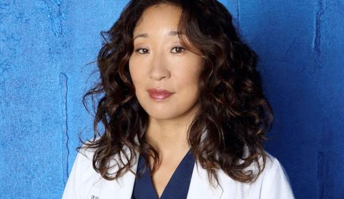 Un'immagine promozionale di Sandra Oh nel ruolo di Cristina Yang