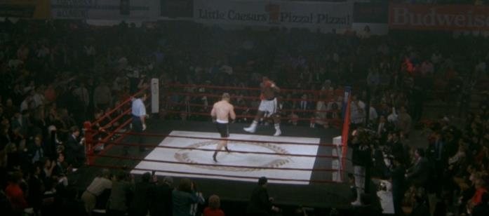 Tommy Gunn diventa campione del mondo Tommy Gunn nell'incontro che lo incorona campione del mondo nel film Rocky V