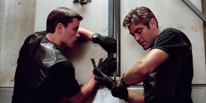 Ocean's Eleven Matt Damon e George Clooney in una scena di Ocean's Eleven