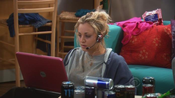The Big Bang Theory: Penny non smette di giocare online The Big Bang Theory: Penny non smette di giocare