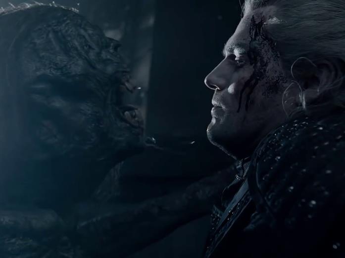Henry Cavill interpreta Geralt di Rivia in The Witcher