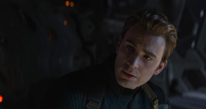 Un primo piano di Steve Rogers nel poster di Avengers: Endgame